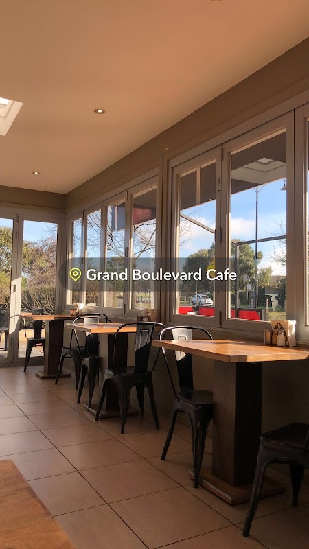 Grand Boulevard Cafe